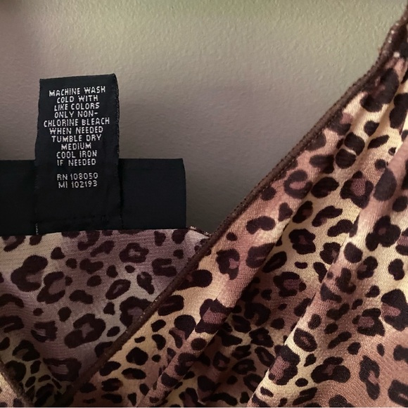 Venezia animal print plus size sleeveless tunic top. - Picture 7 of 7